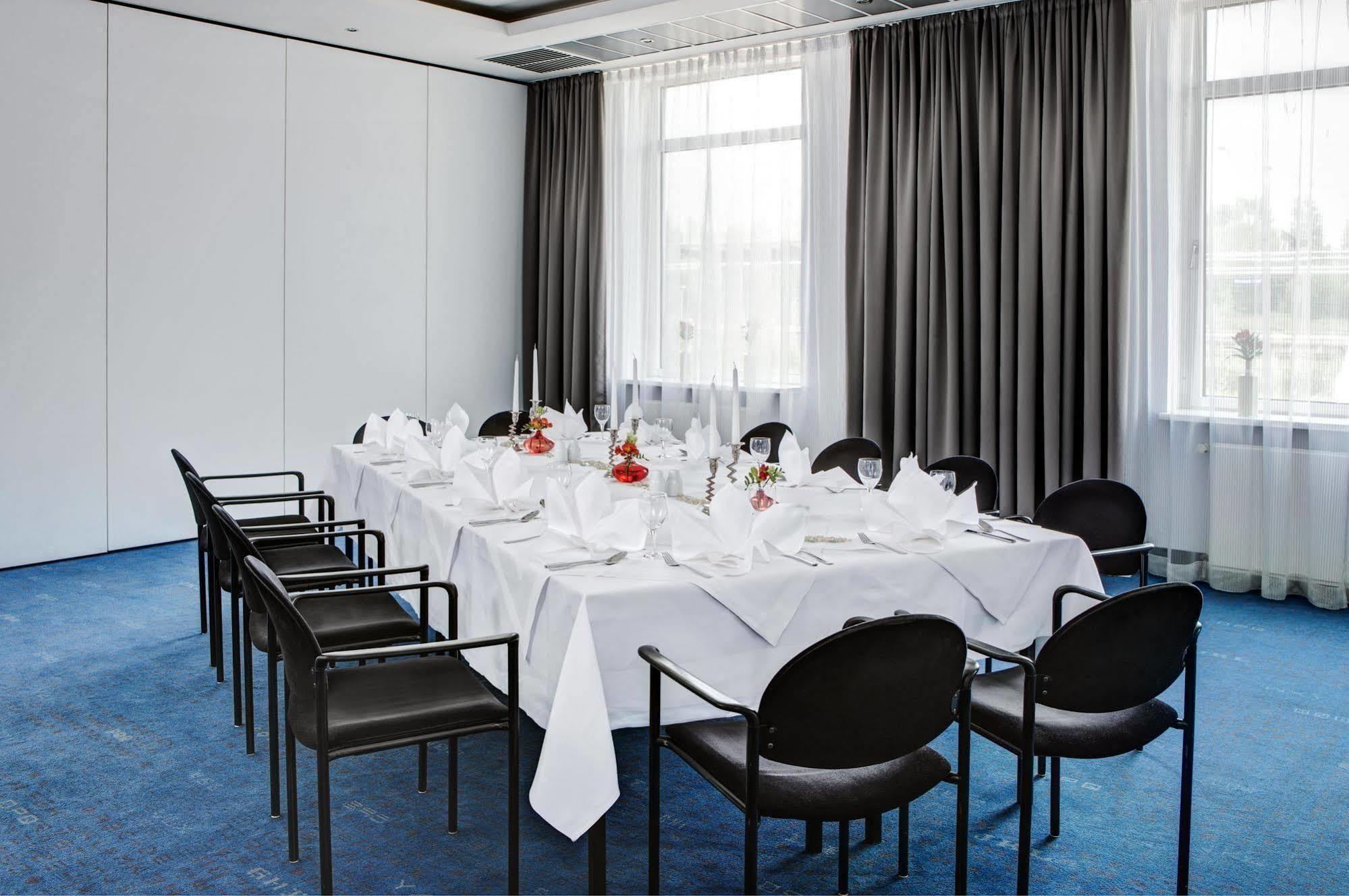 Intercityhotel Rostock Exterior foto